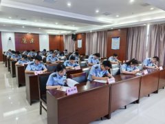 参赛选手分为8组顺次开展示场检